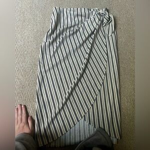H&M Striped Black and Cream Women's Wrap Skirt, size M